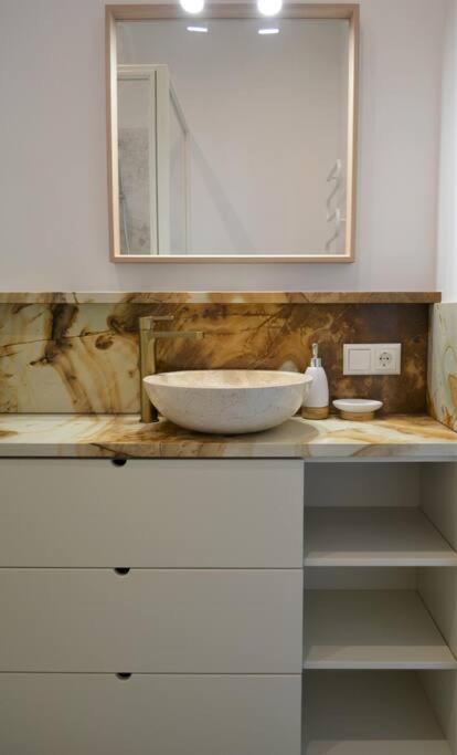 Apartamento Luxury With A Balcony And View In Old Town *