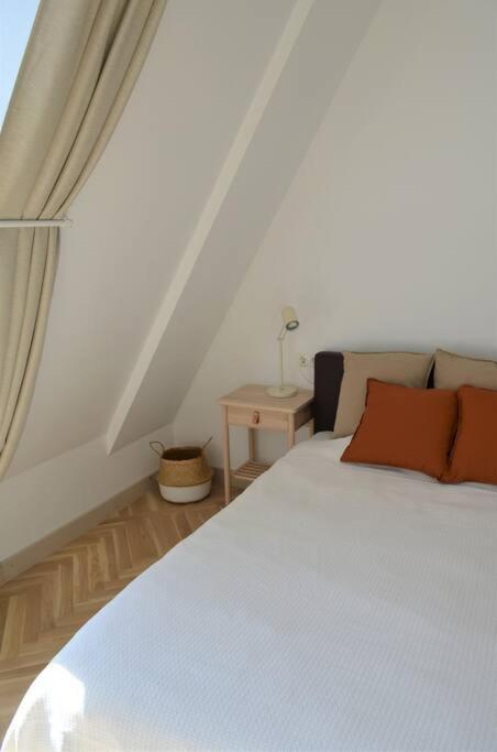 Luxury With A Balcony And View In Old Town Apartamento *