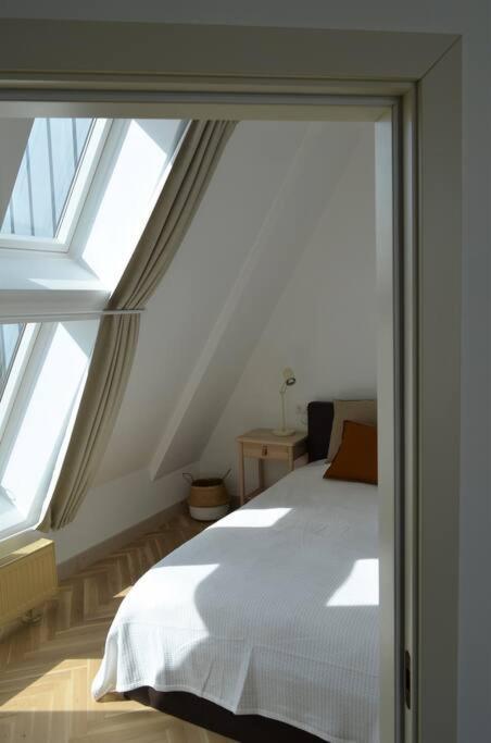 Luxury With A Balcony And View In Old Town Apartamento