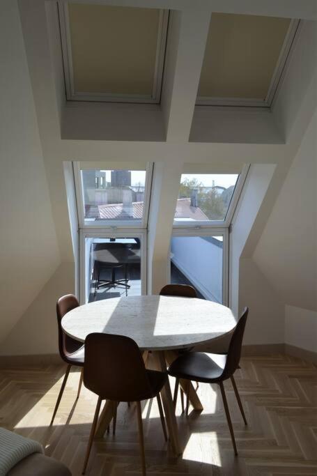 Luxury With A Balcony And View In Old Town Lejlighed *
